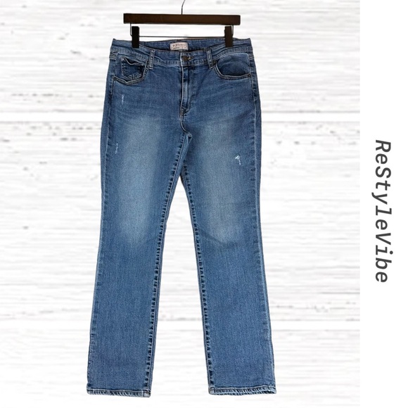 BCBGENERATION Women’s Size 29 Denim Jeans Straight Style Stretch Mid-Rise Fit - Picture 1 of 12